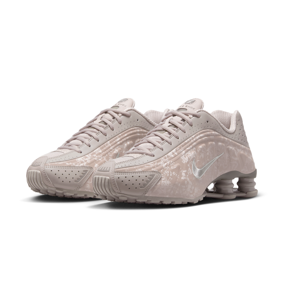 Overkicks - Nike Shox R4 Flat Pewter Floral (HV0934-001) - vista trasera