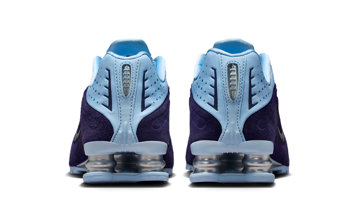 Overkicks - Nike Shox R4 Imperial Purple Celestine Blue (HQ7739-500) - detalle talón
