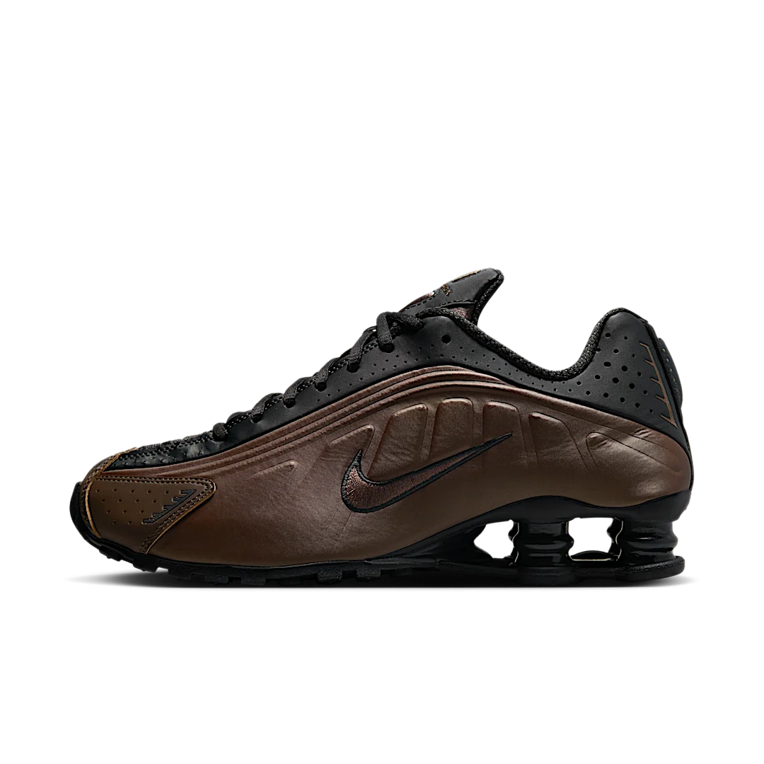 Overkicks - Nike Shox R4 Ironstone Off Noir (AR3565-007) - vista lateral