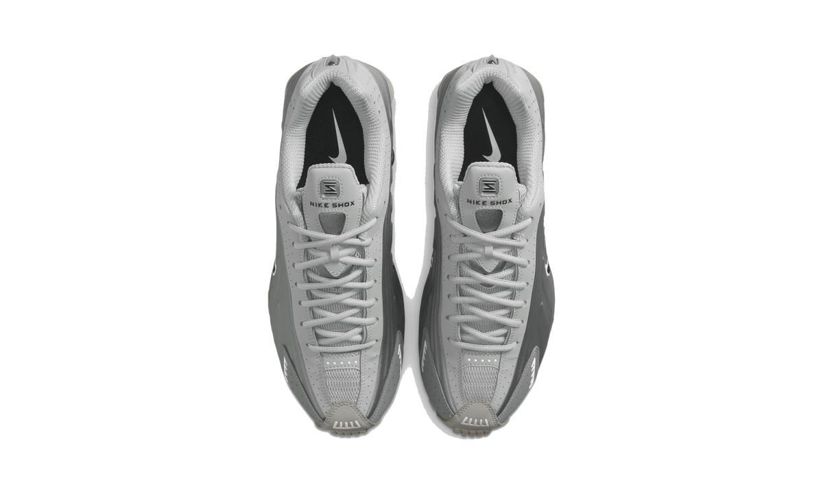 Overkicks - Nike Shox R4 Light Smoke Grey Black (HQ1988-011) - vista superior