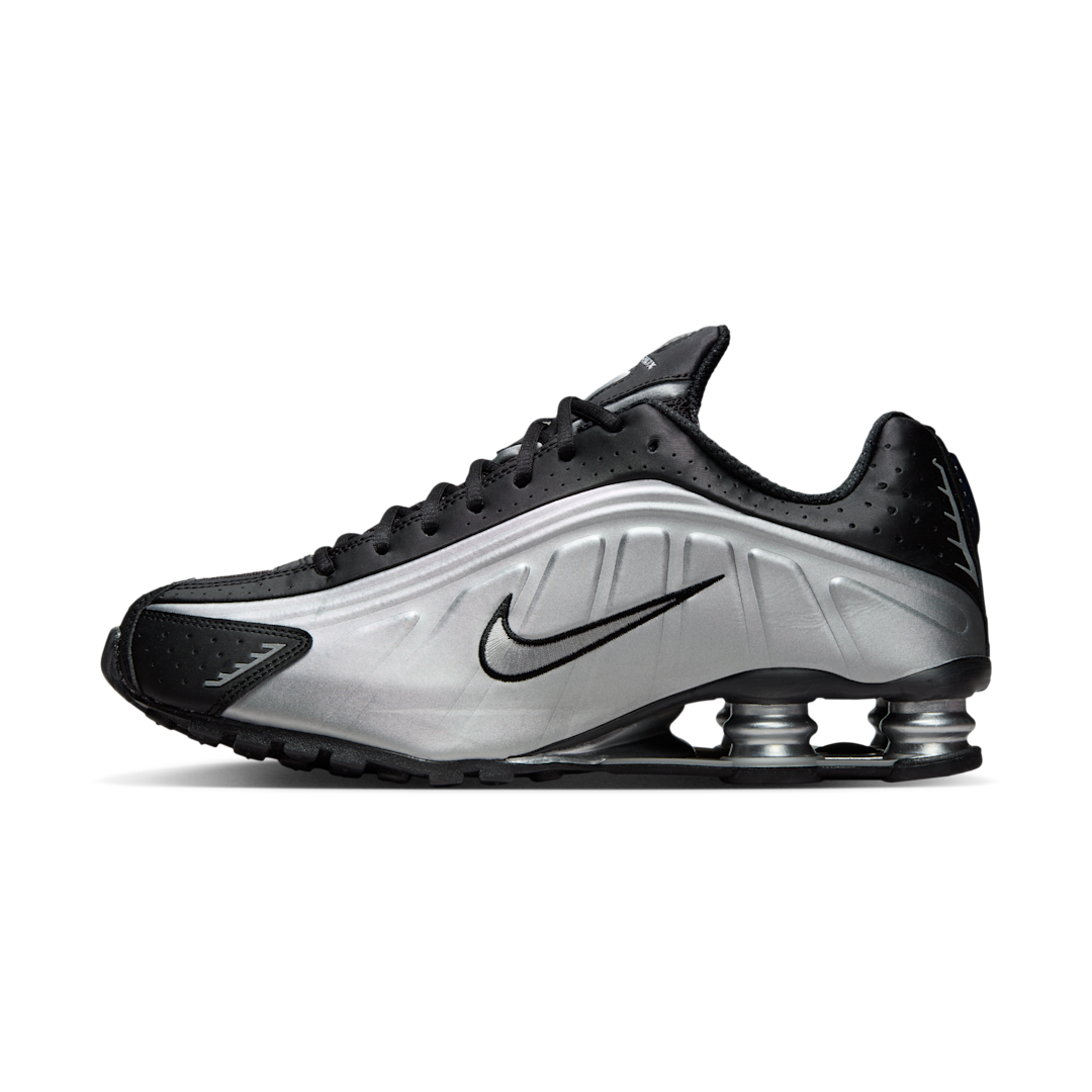 Overkicks - Nike Shox R4 Metallic Silver Black (HQ1988-007) - vista lateral