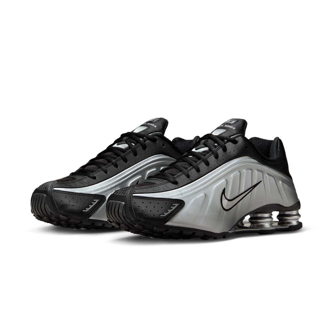 Overkicks - Nike Shox R4 Metallic Silver Black (HQ1988-007) - vista trasera