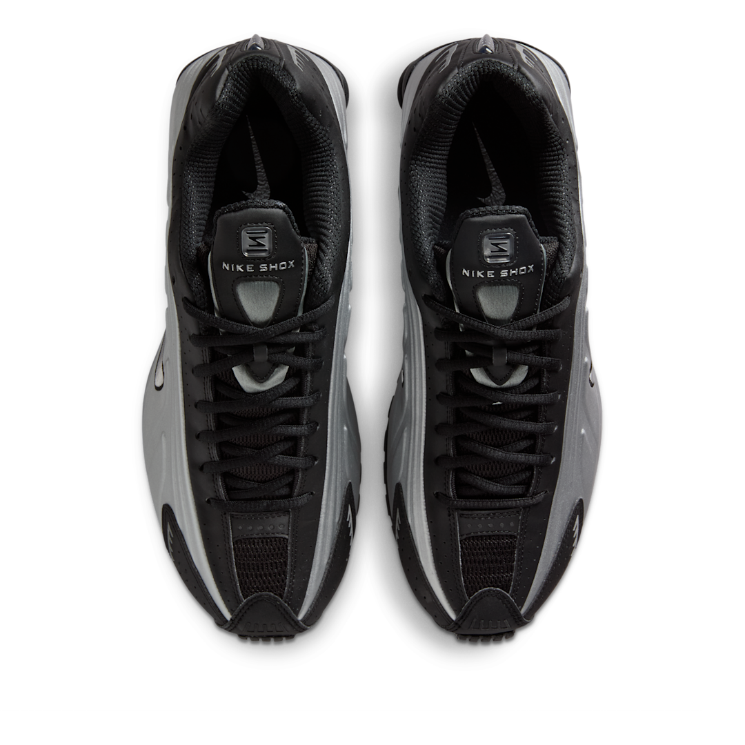 Overkicks - Nike Shox R4 Metallic Silver Black (HQ1988-007) - par completo