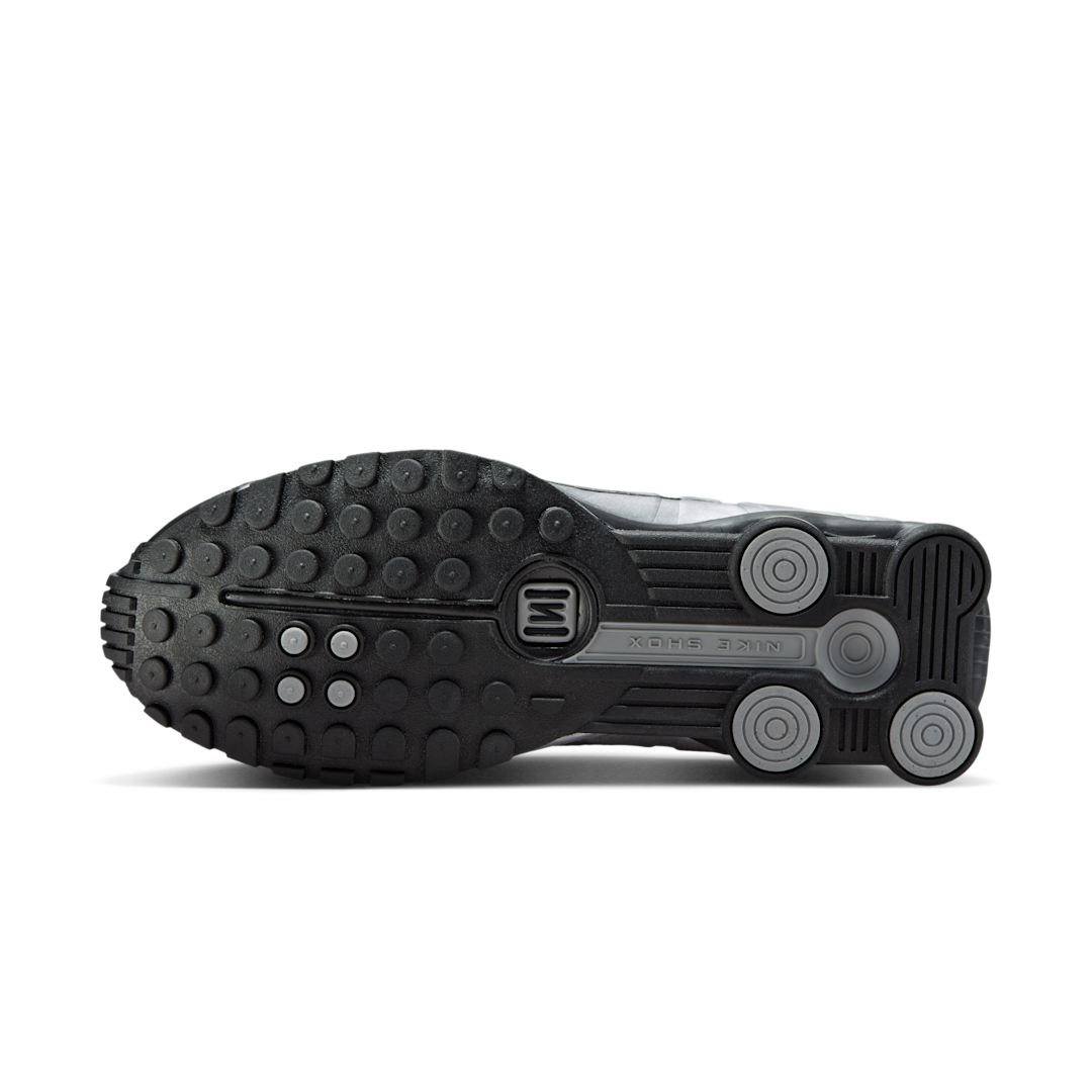 Overkicks - Nike Shox R4 Metallic Silver Black (HQ1988-007) - detalle suela