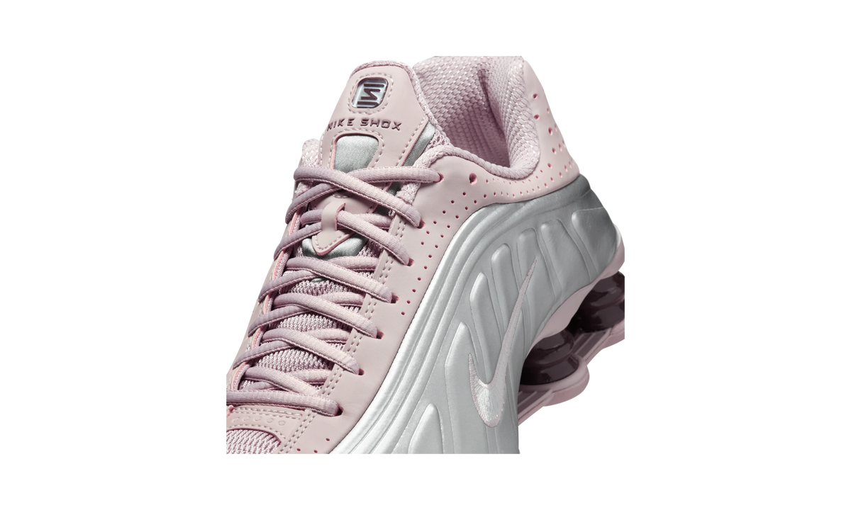 Overkicks - Nike Shox R4 Particle Rose Tattoo Silver (AR3565-601) - detalle lateral interior