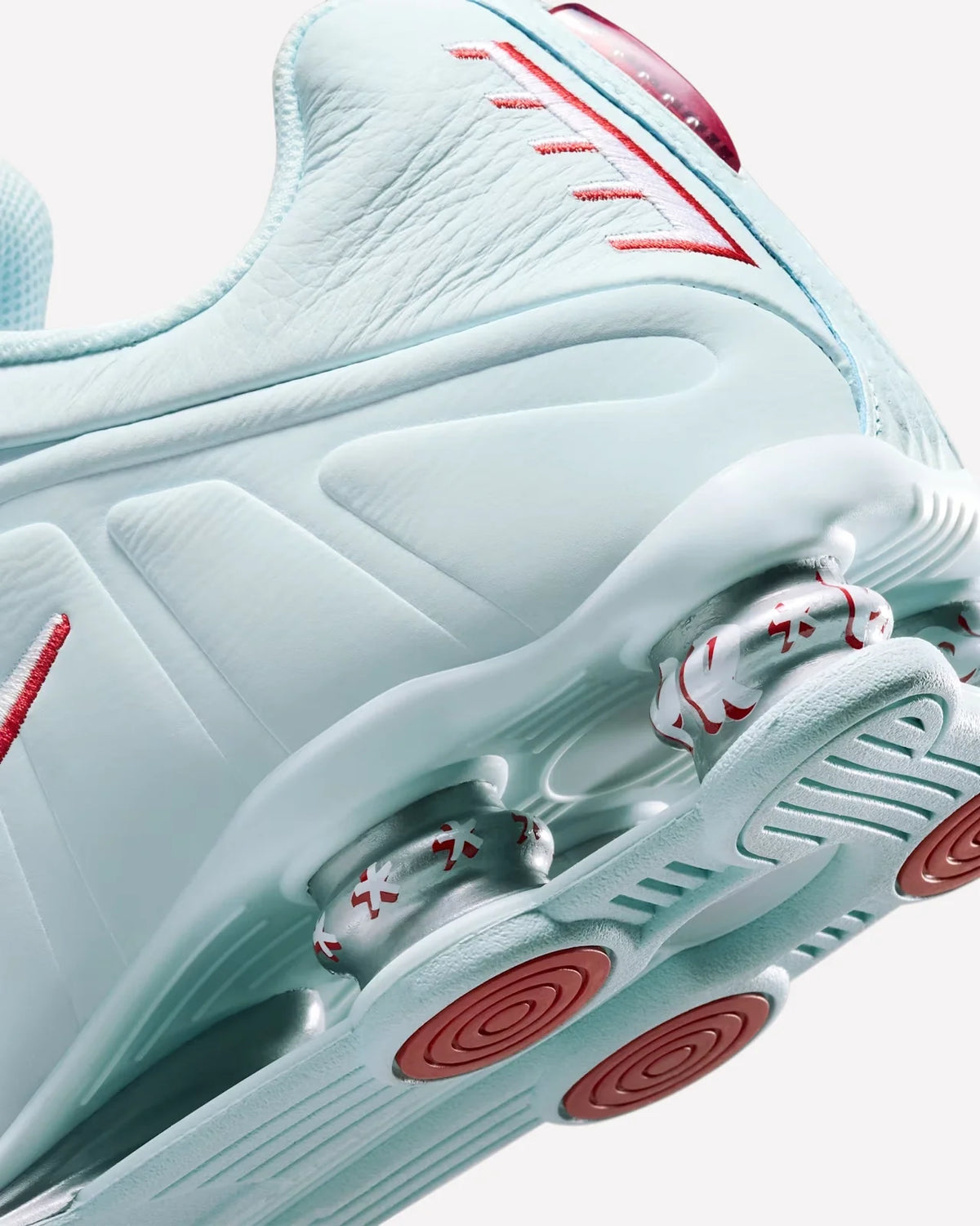 Overkicks - Nike Shox R4 Puerto Rico (IQ1867-474) - detalle talon
