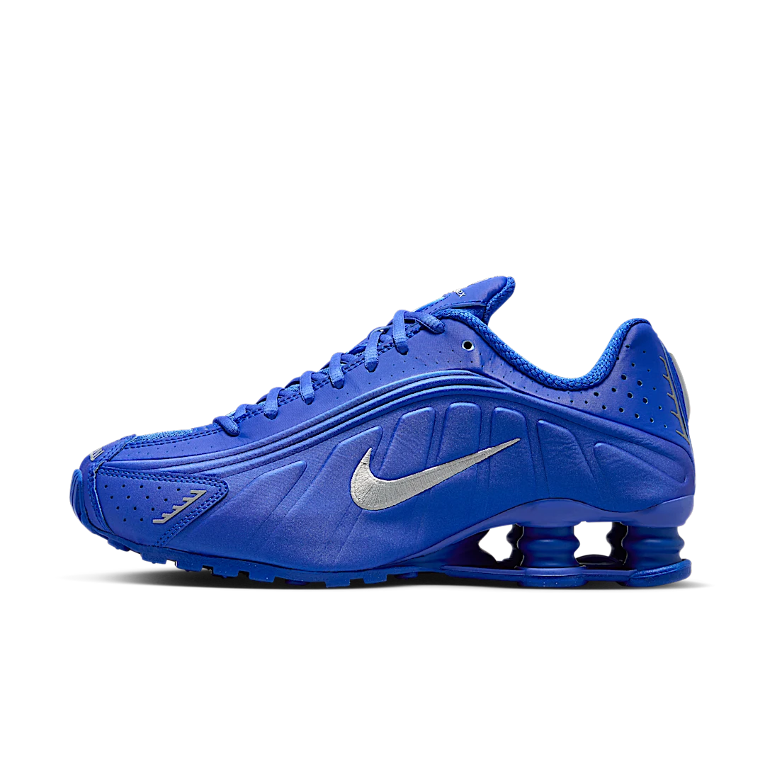 Overkicks - Nike Shox R4 Racer Blue Metallic Silver (HJ7303-445) - vista lateral