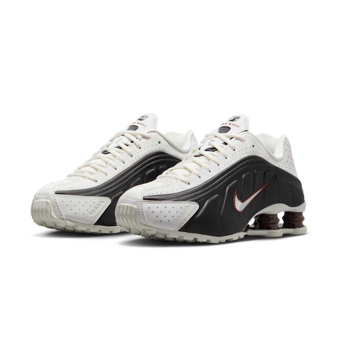 Overkicks - Nike Shox R4 Sail Fauna Brown (AR3565-104) - vista trasera