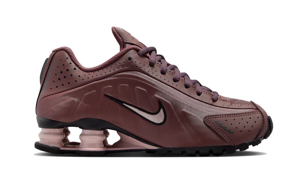 Overkicks - Nike Shox R4 Tattoo Burgundy Crush Silt Red (GS) (CW2626-500) - imagen 4