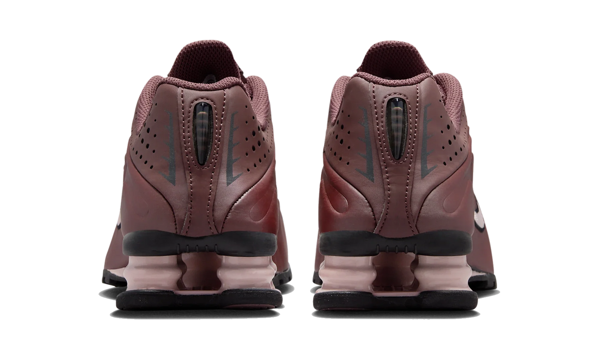 Overkicks - Nike Shox R4 Tattoo Burgundy Crush Silt Red (GS) (CW2626-500) - imagen 6