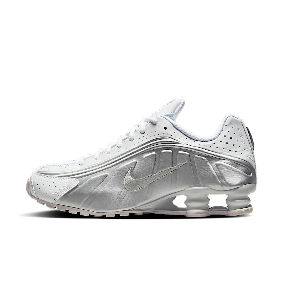 Overkicks - Nike Shox R4 White Bright Crimson Metallic Silver (HQ1988-101) - vista lateral