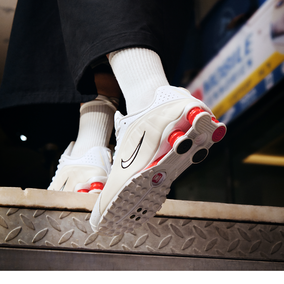 Overkicks - Nike Shox R4 White Phantom Picante Red (AR3565-103) - detalle suela
