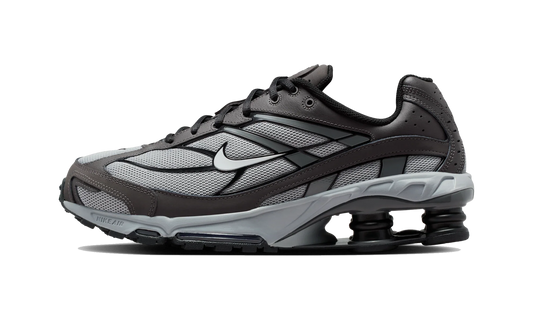 Overkicks - Nike Shox Ride 2 Light Smoke Grey Black (IO4296-001) - vista lateral