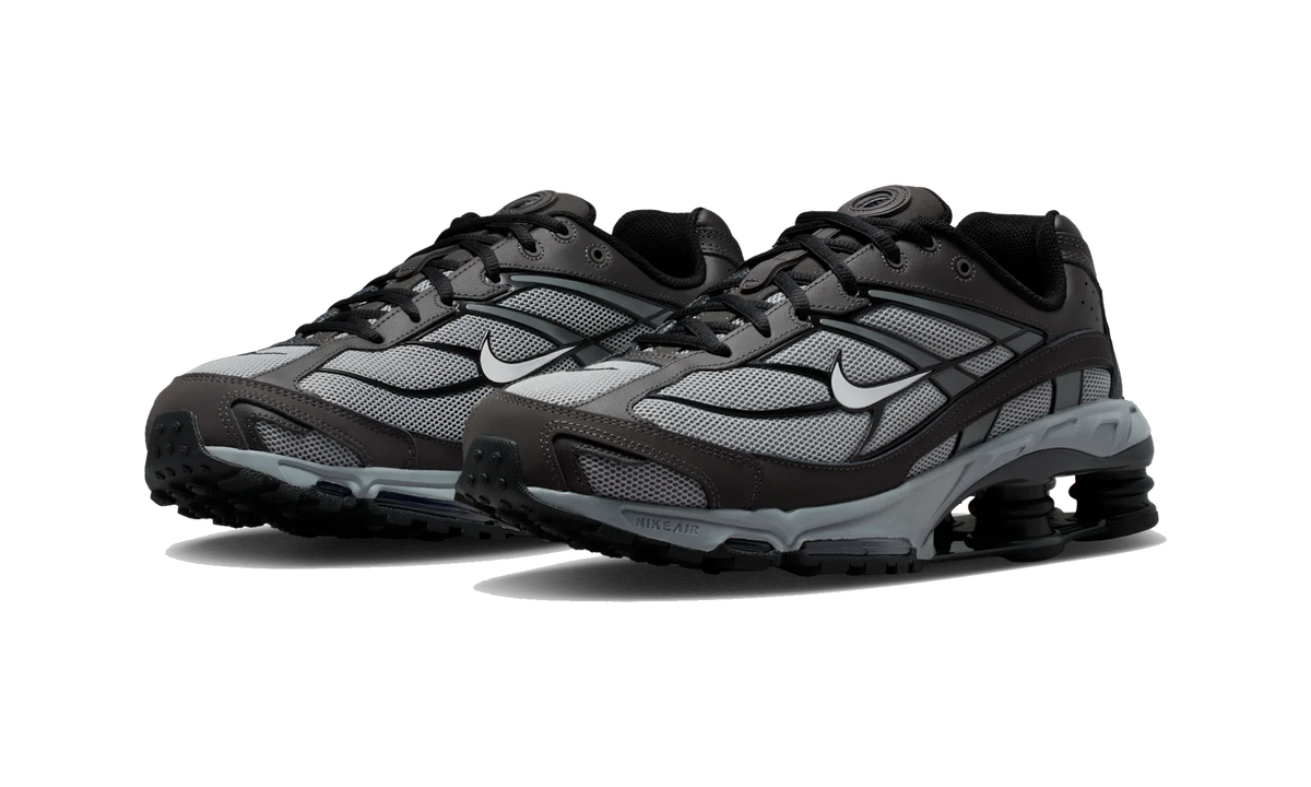 Overkicks - Nike Shox Ride 2 Light Smoke Grey Black (IO4296-001) - vista trasera