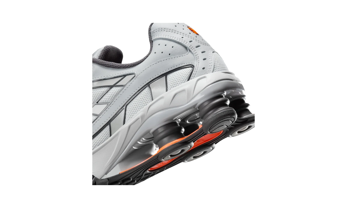 Overkicks - Nike Shox Ride 2 Light Smoke Grey Total Orange (IO4296-004) - detalle