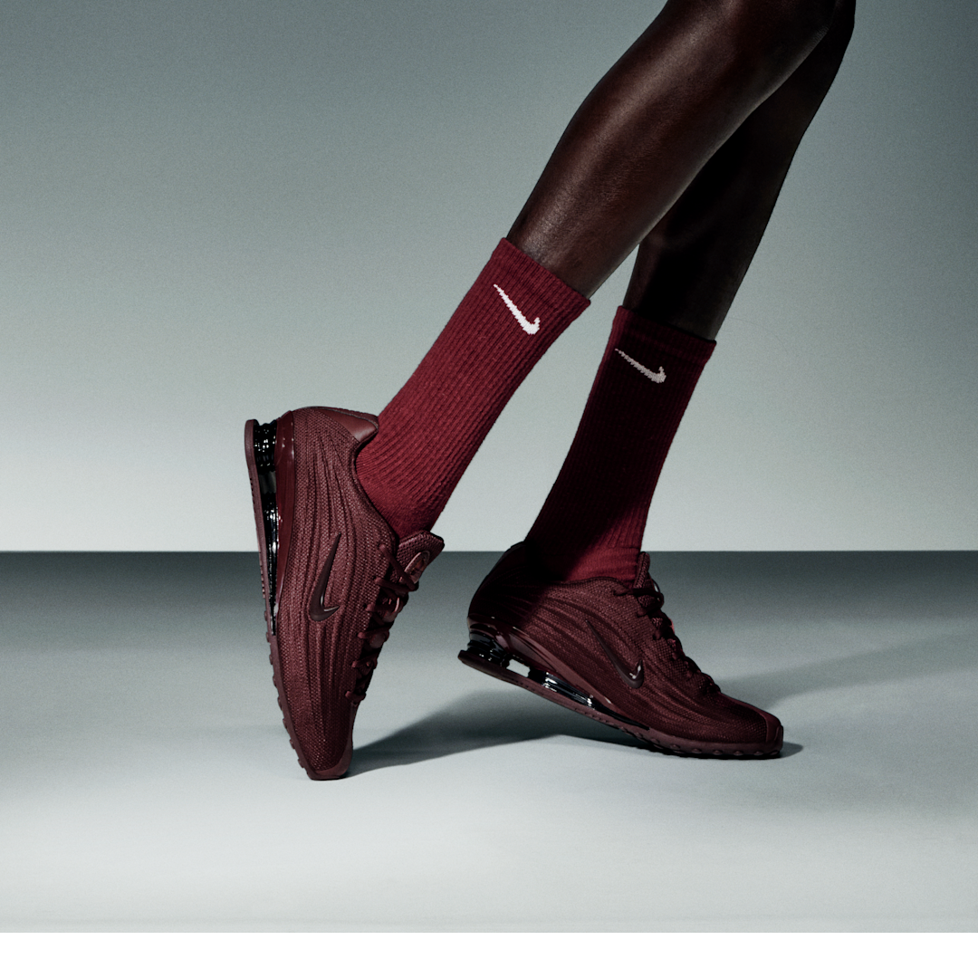 Overkicks - Nike Shox Z Dark Team Red (Womens) (HQ7540-600) - detalle suela