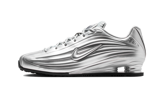 Overkicks - Nike Shox Z Metallic Silver Black (Womens) (IO7843-002) - vista lateral