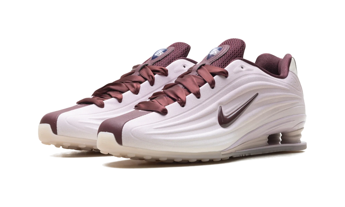 Overkicks - Nike Shox Z SE Particle Rose Burgundy Crush (Womens) (IQ3364-627) - vista trasera