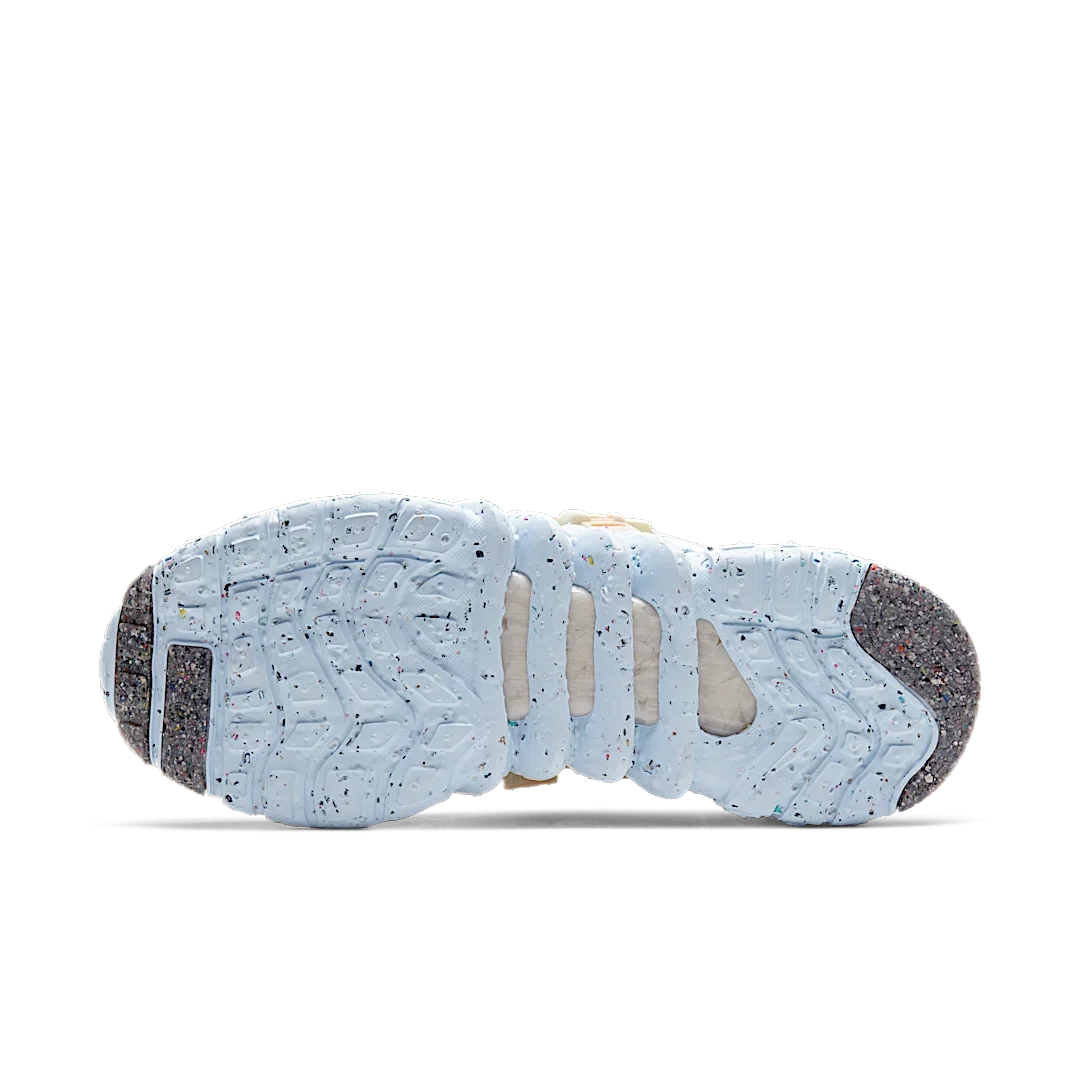 Overkicks - Nike Space Hippie 03 Vast Grey Hyper Crimson (CQ3989-001) - detalle suela