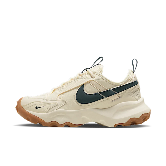 Overkicks - Nike TC 7900 Pale Ivory Gum Light Brown Armory Navy (Womens) (DD9682-103) - vista lateral