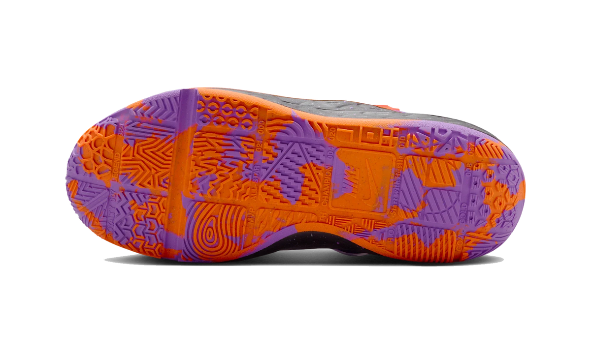 Overkicks - Nike Team Hustle D 12 Bright Violet Total Orange (GS) (IO9848-500) - imagen 3