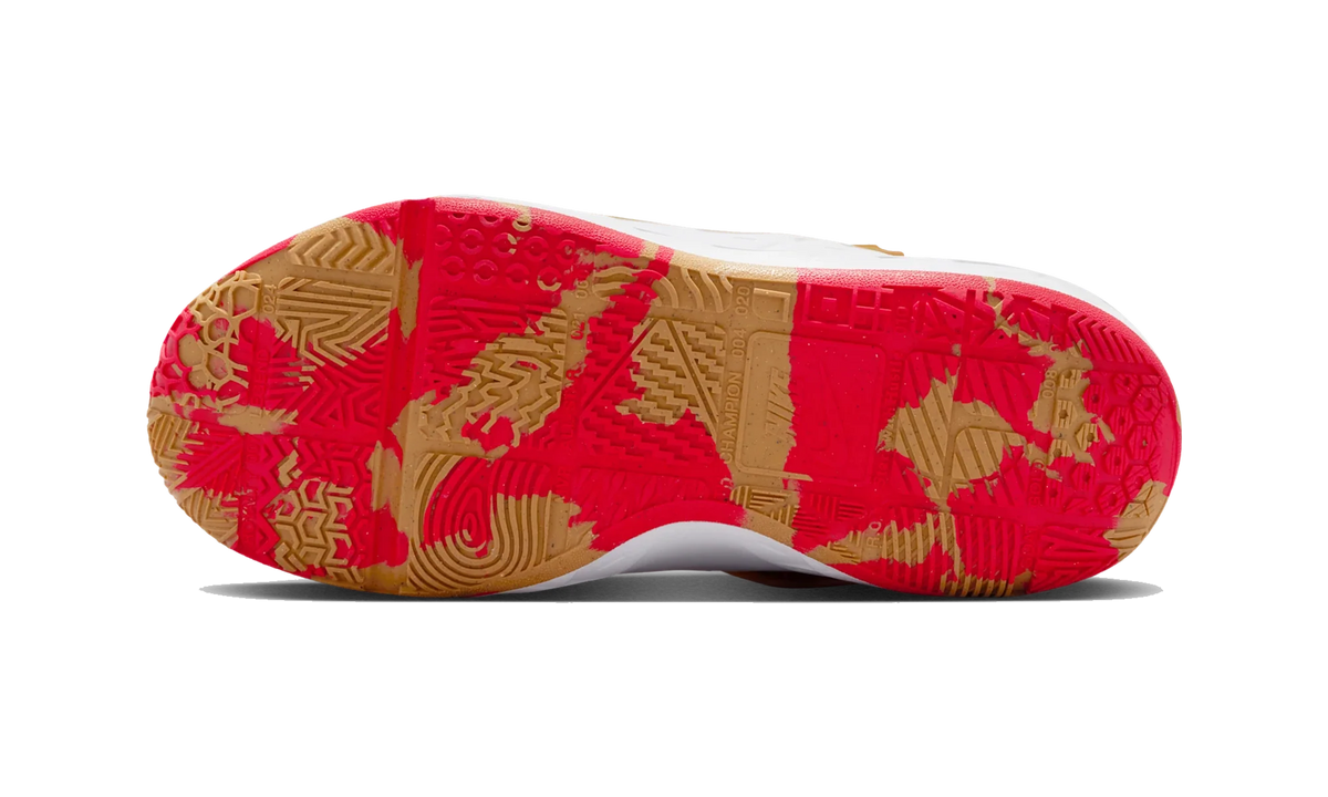 Overkicks - Nike Team Hustle D 12 University Red Gold White (GS) (HF6279-603) - imagen 3