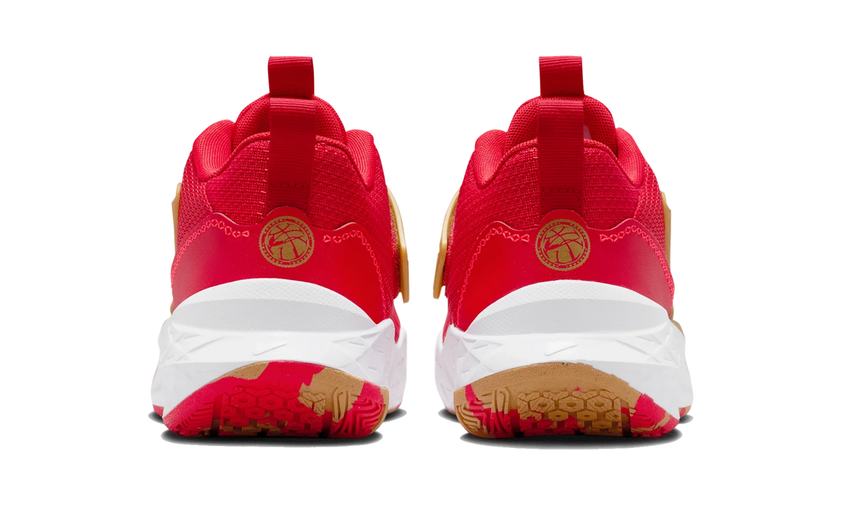 Overkicks - Nike Team Hustle D 12 University Red Gold White (GS) (HF6279-603) - imagen 6
