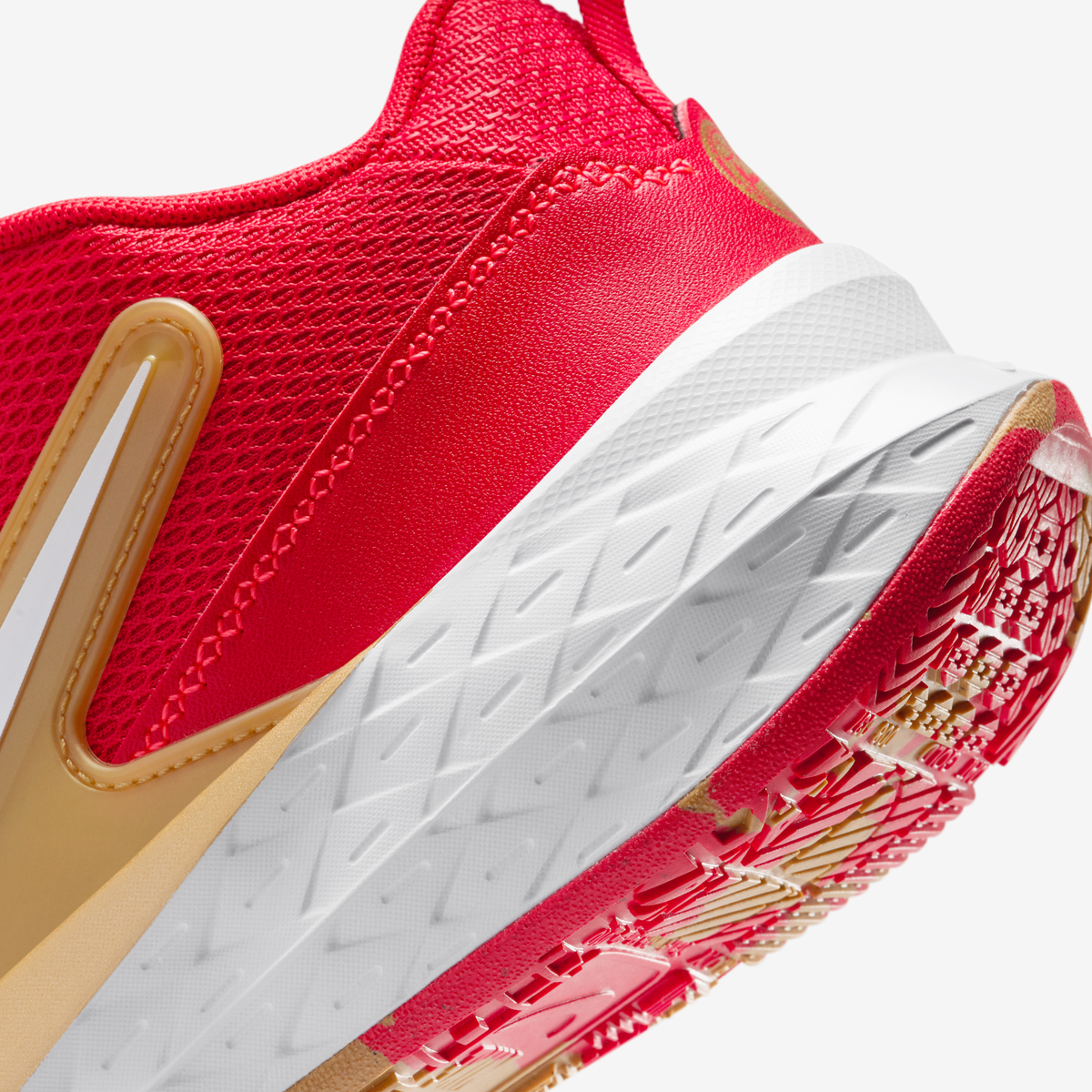 Overkicks - Nike Team Hustle D 12 University Red Gold White (GS) (HF6279-603) - imagen 8