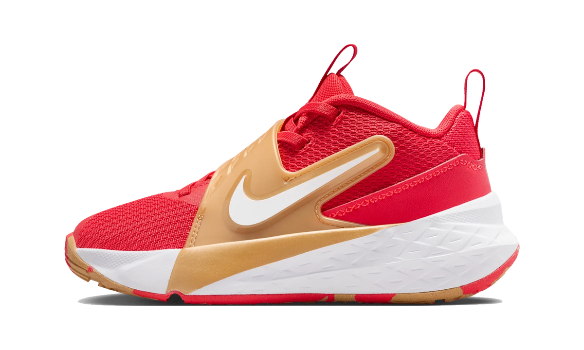 Overkicks - Nike Team Hustle D 12 University Red Metallic Gold (PS) (HF6280-603) - vista lateral
