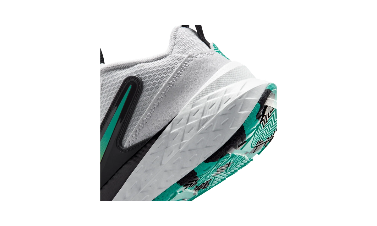 Overkicks - Nike Team Hustle D 12 White Black Emerald Topaz Gold (PS) (HF6280-105) - imagen 8