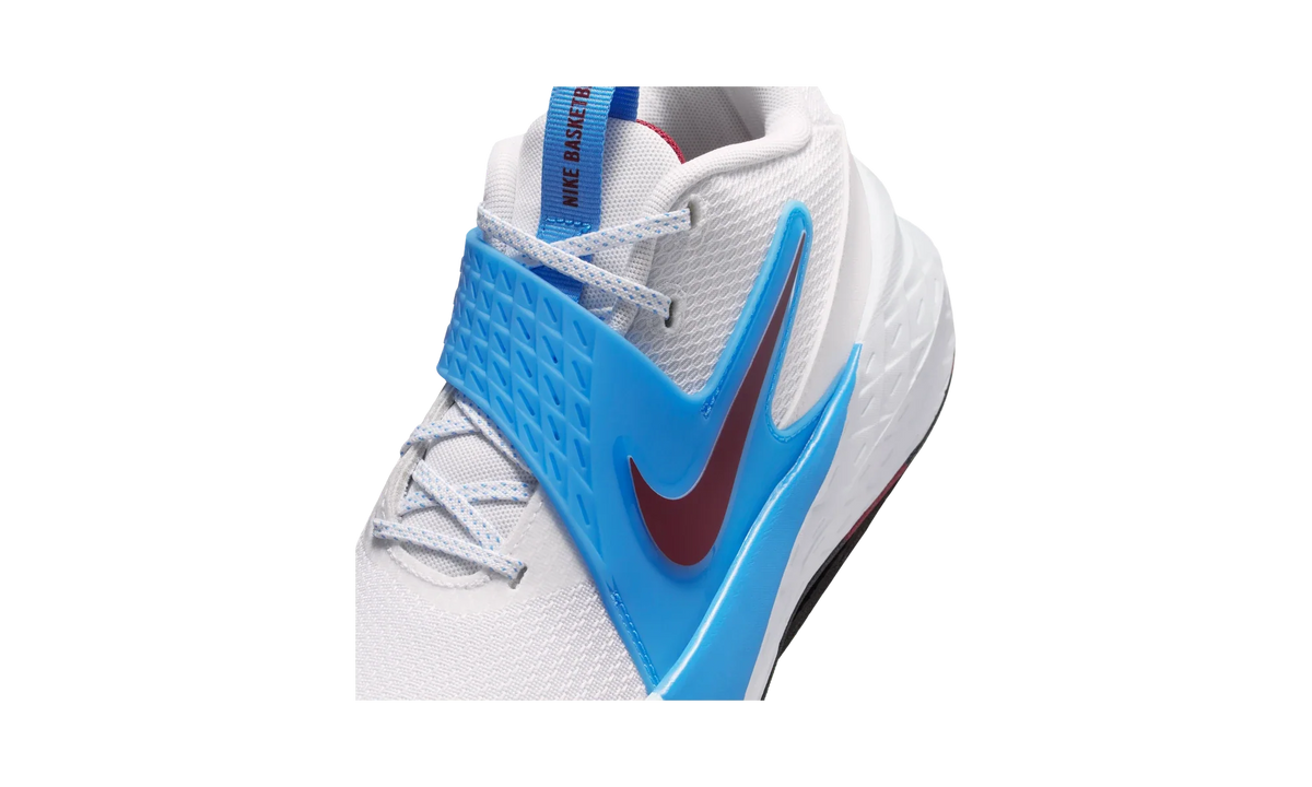 Overkicks - Nike Team Hustle D 12 White University Blue Black Team Red (GS) (HF6279-102) - imagen 7
