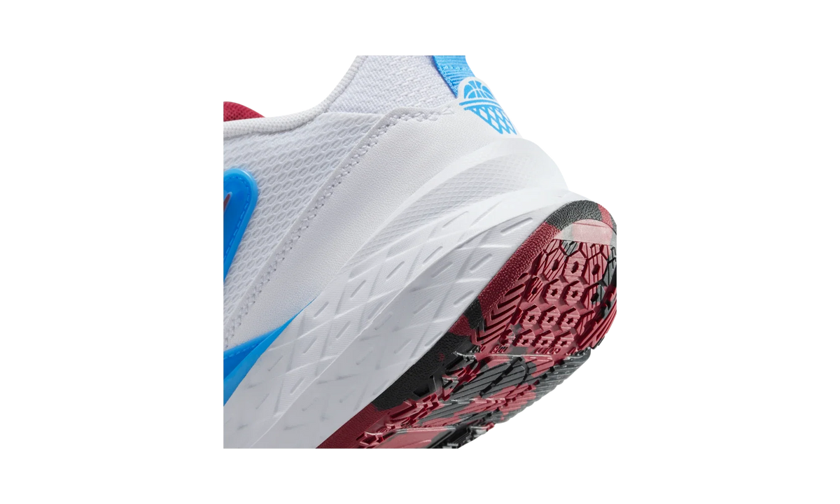 Overkicks - Nike Team Hustle D 12 White University Blue Black Team Red (GS) (HF6279-102) - imagen 8
