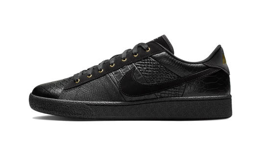 Overkicks - Nike Tennis Classic CS PRM WTCH BND Black (IQ5786-001) - vista lateral