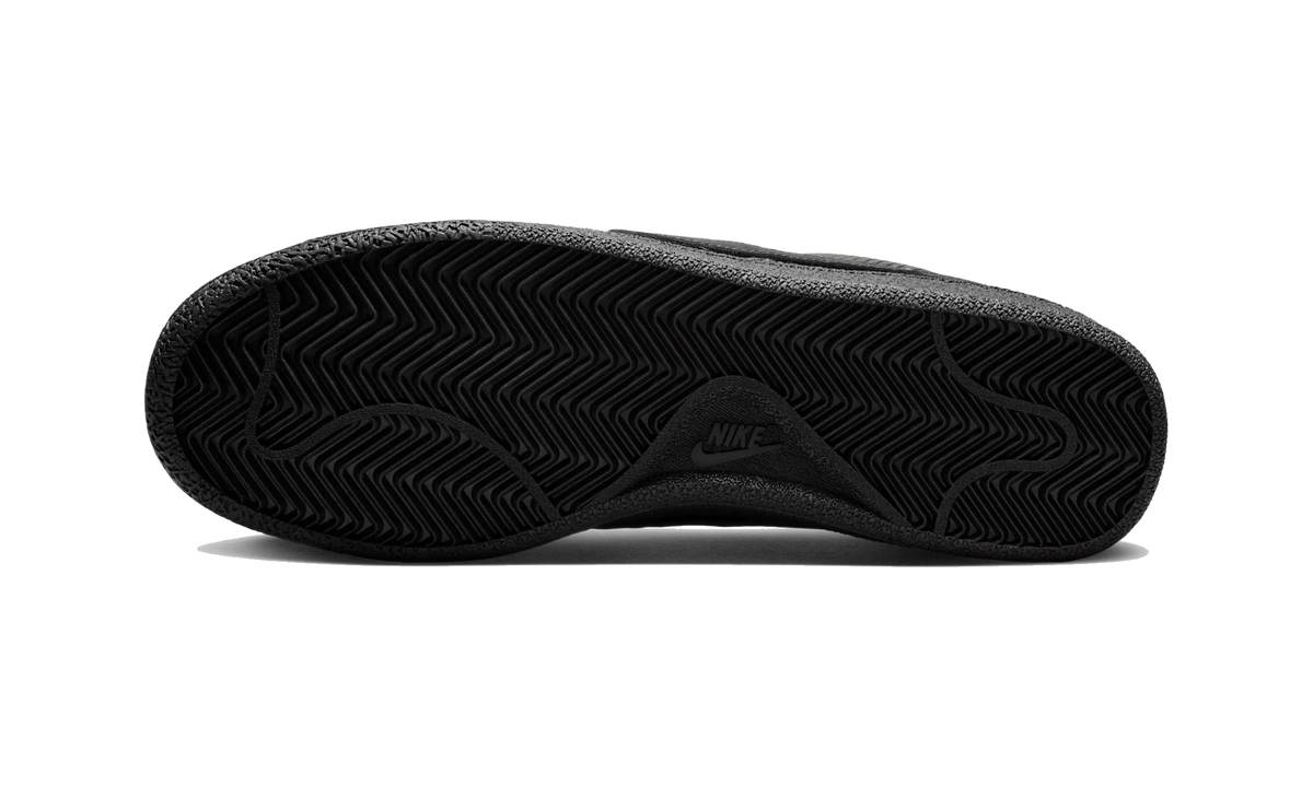 Overkicks - Nike Tennis Classic CS PRM WTCH BND Black (IQ5786-001) - par completo