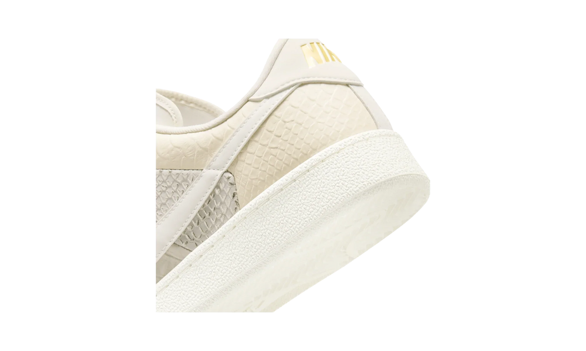 Overkicks - Nike Tennis Classic CS PRM WTCH BND Pale Ivory (IQ5786-100) - detalle