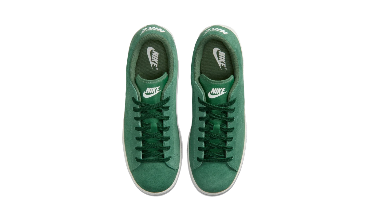 Overkicks - Nike Tennis Classic Gorge Green Sail (Womens) (IQ7388-300) - vista superior