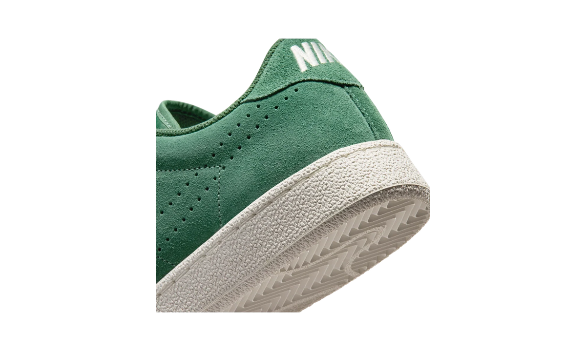 Overkicks - Nike Tennis Classic Gorge Green Sail (Womens) (IQ7388-300) - detalle