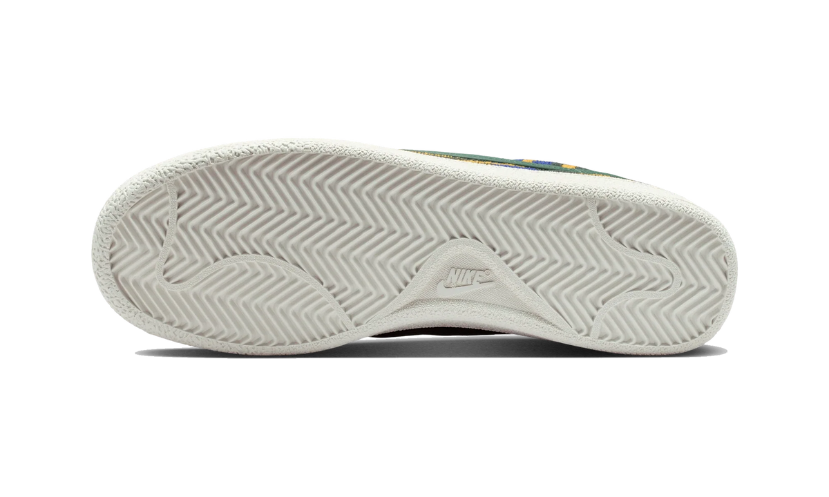 Overkicks - Nike Tennis Classic Premium Fir White Sail (IR1114-300) - par completo