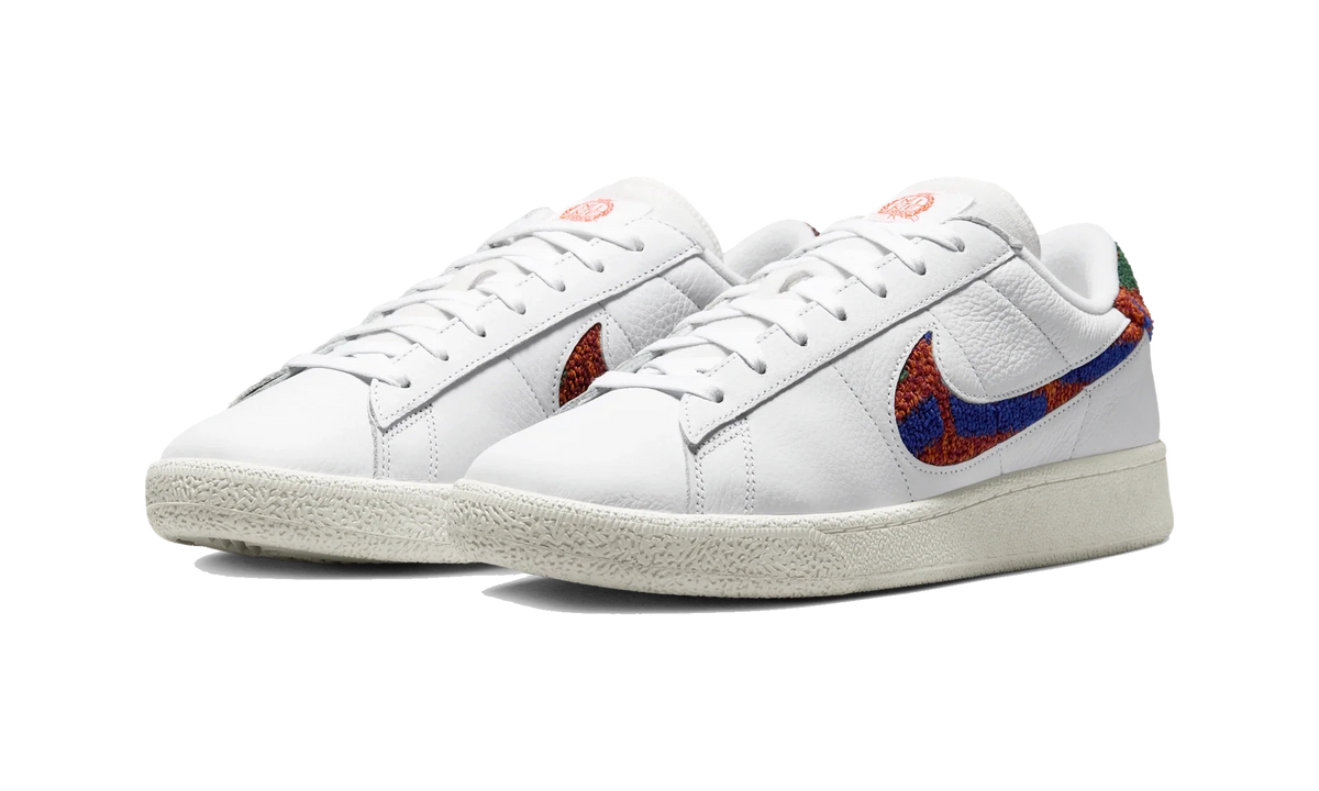 Overkicks - Nike Tennis Classic Premium White Sail Safety Orange (IV1293-100) - vista trasera