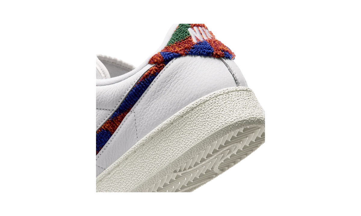 Overkicks - Nike Tennis Classic Premium White Sail Safety Orange (IV1293-100) - detalle