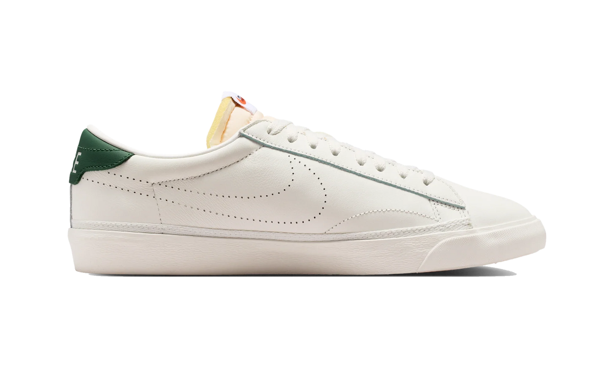Overkicks - Nike Tennis Classic Sail Fir Team Orange (IO1738-133) - detalle suela