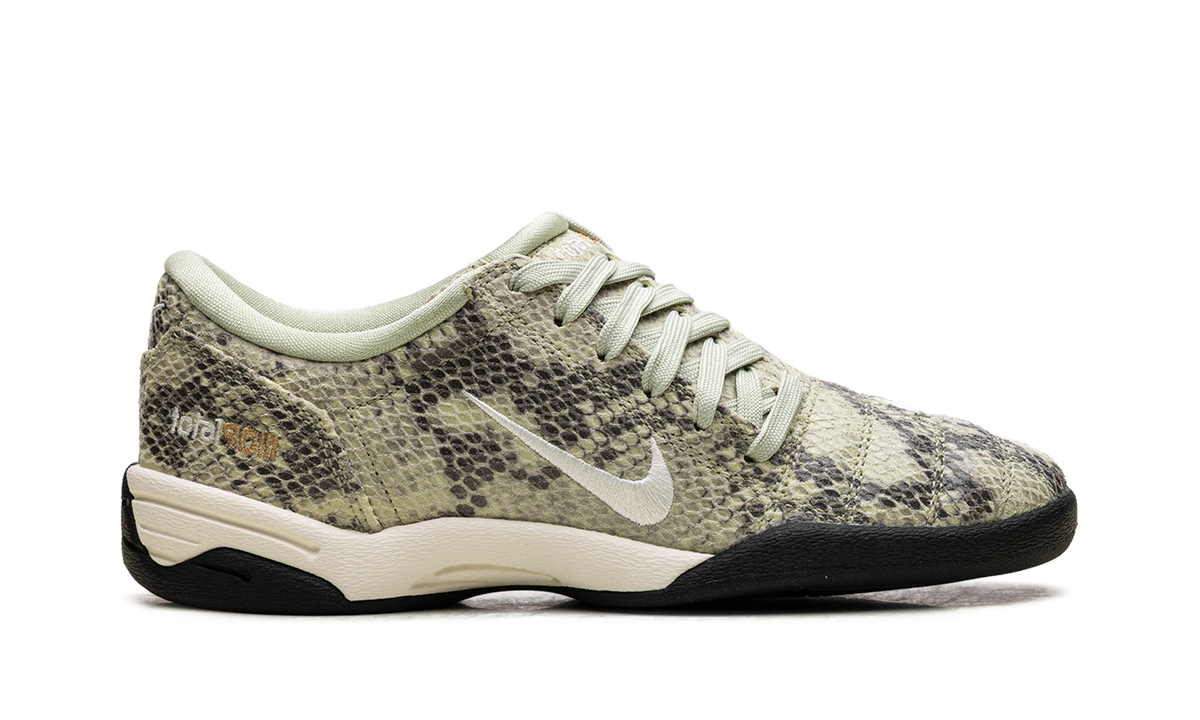 Overkicks - Nike Total 90 3 SE Olive Aura Snakeskin (IB4204-301) - detalle talón