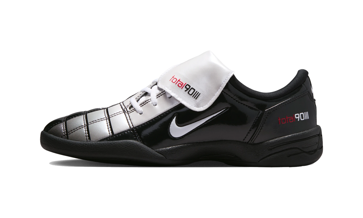 Overkicks - Nike Total 90 SE Black White University Red (Womens) (IO2389-001) - vista lateral