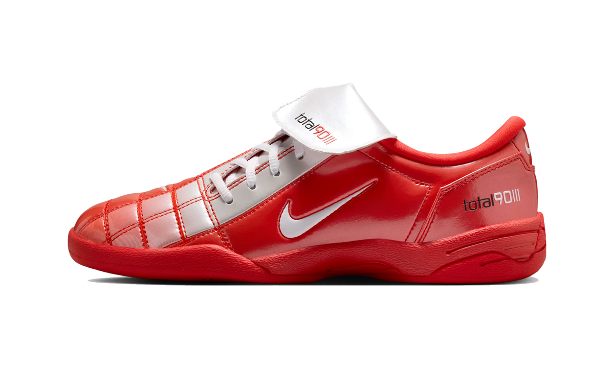 Overkicks - Nike Total 90 SE Light Crimson White (Womens) (IO2389-601) - vista lateral