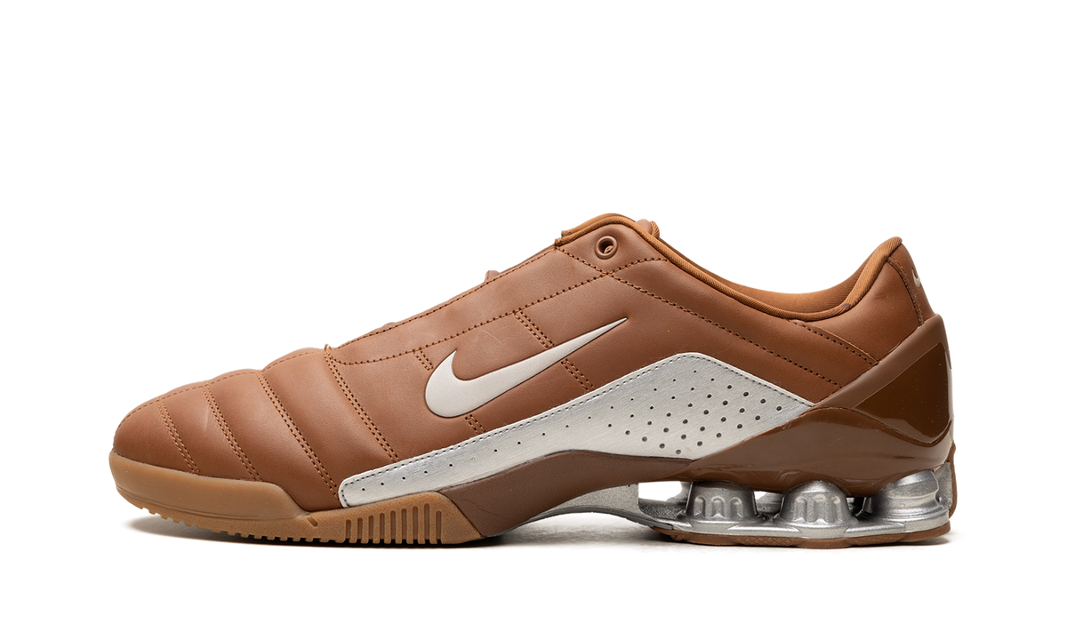 Overkicks - Nike Total 90 Shox Magia Pecan Metallic Silver (IO9300-200) - vista lateral