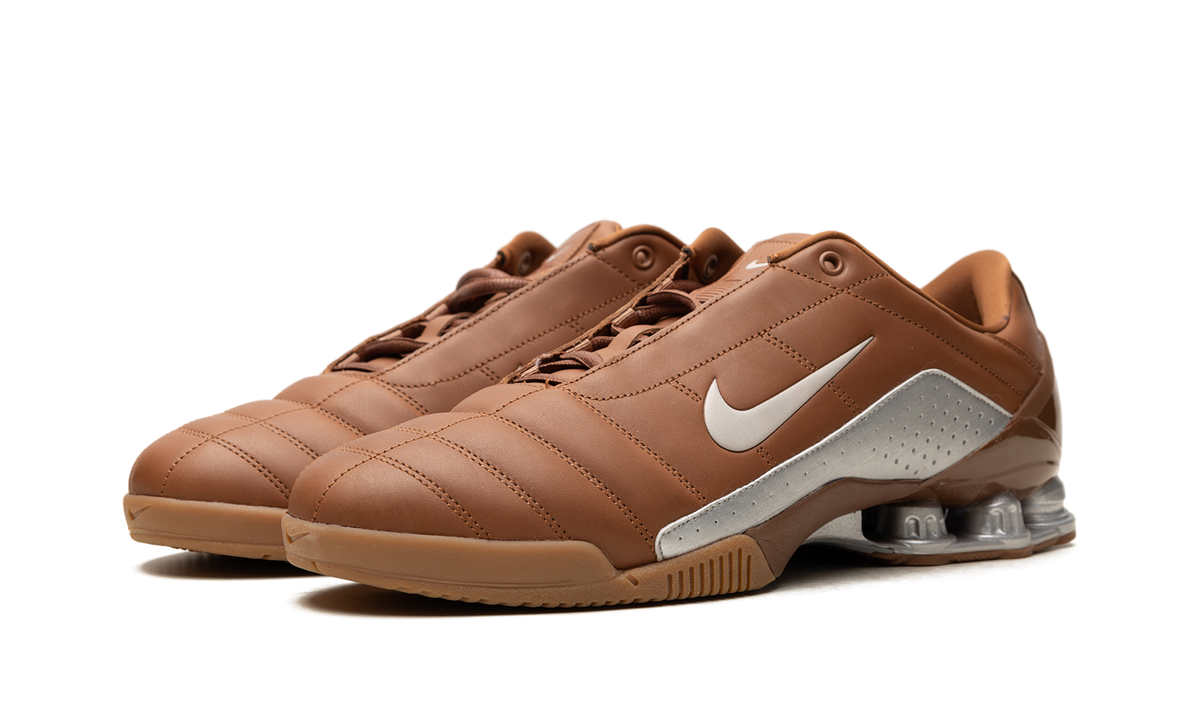 Overkicks - Nike Total 90 Shox Magia Pecan Metallic Silver (IO9300-200) - vista trasera