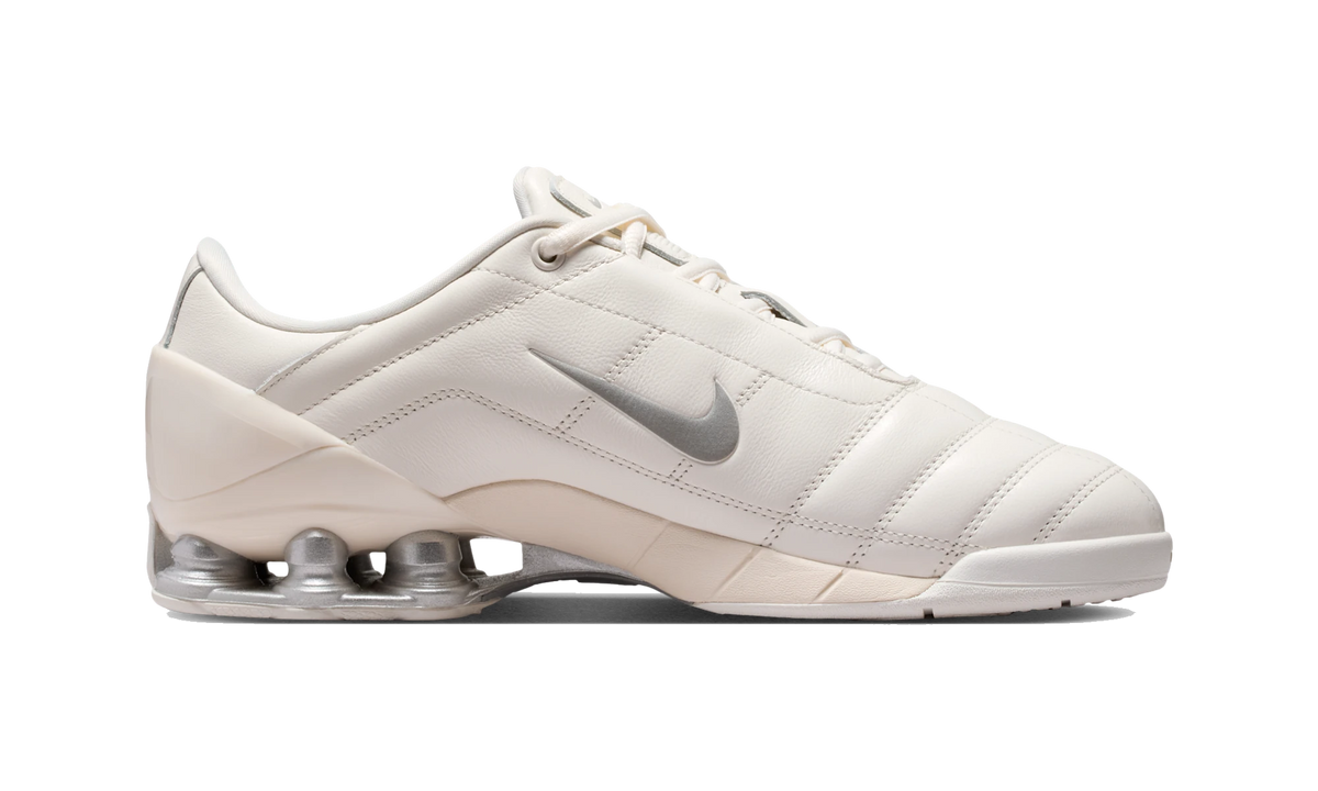 Overkicks - Nike Total 90 Shox Magia Sail Metallic Silver (IO9300-100) - detalle suela