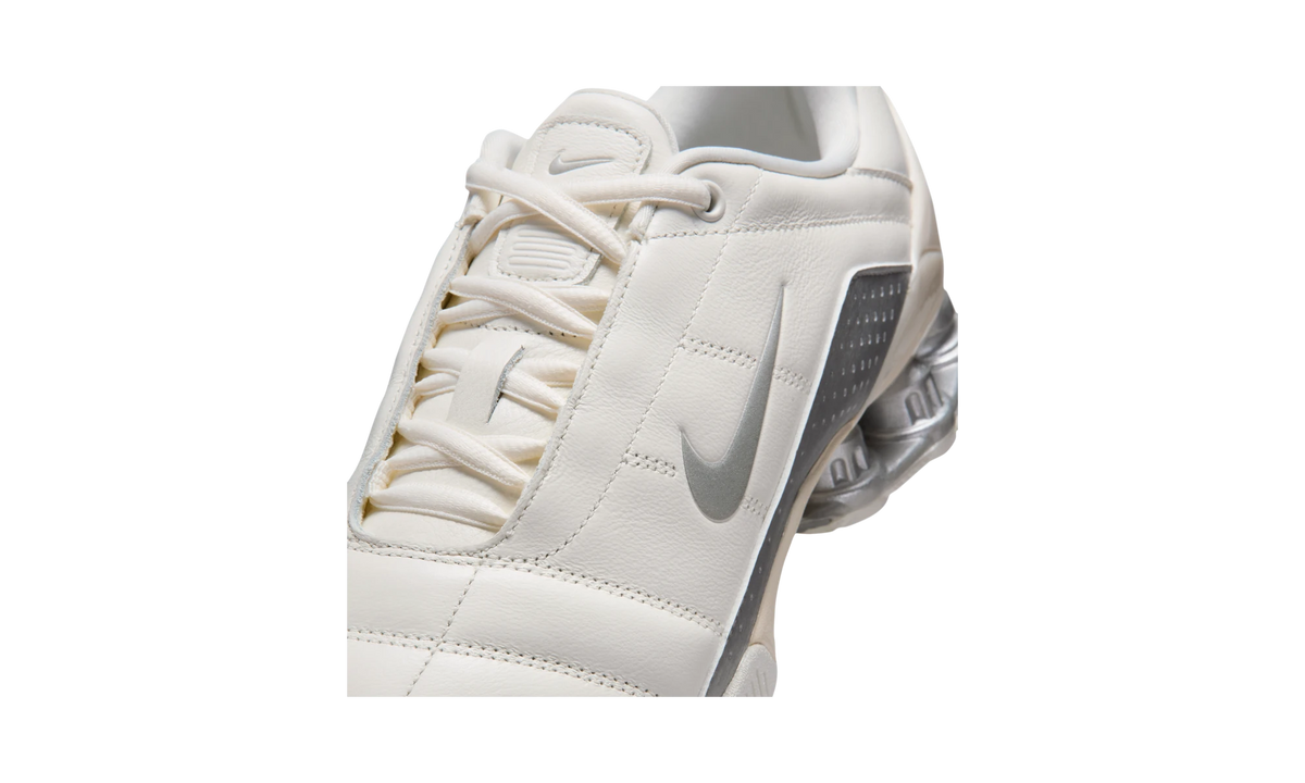 Overkicks - Nike Total 90 Shox Magia Sail Metallic Silver (IO9300-100) - detalle lateral interior