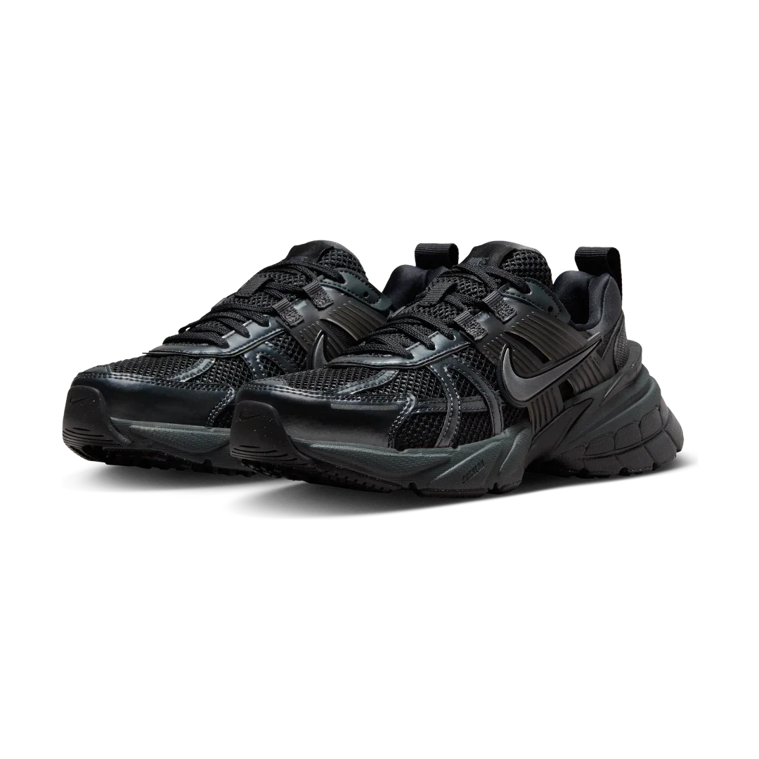 Overkicks - Nike V2K Run Black Dark Smoke Grey (Womens) (FD0736-001) - vista trasera