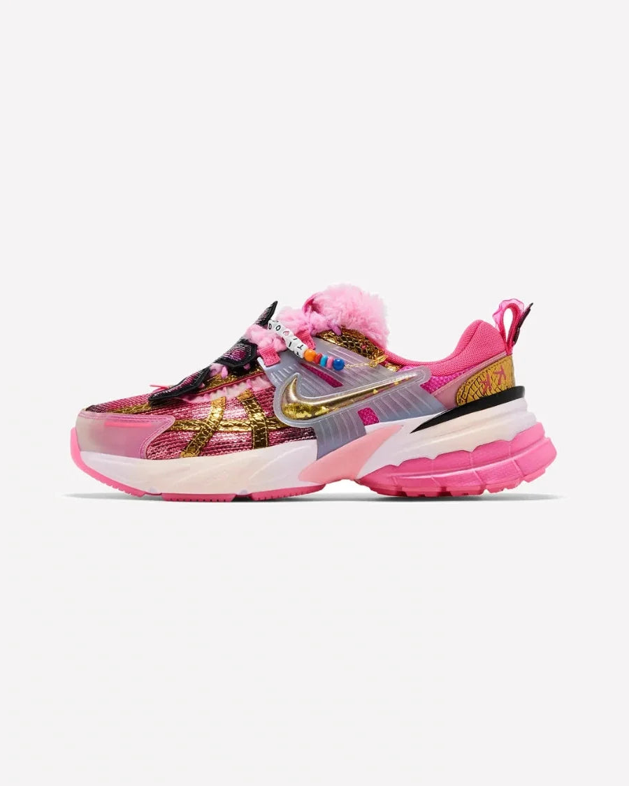 Overkicks - Nike V2K Run Doernbecher Khovny Vignery (Womens) (IO7691-921) - vista lateral